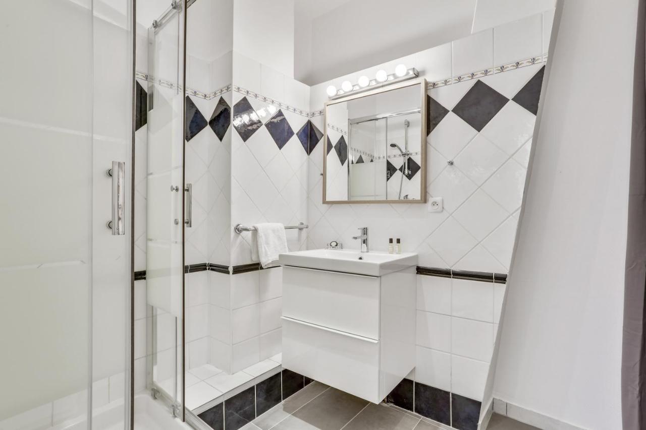 Apartments For Work In City Center Paris Bagian luar foto